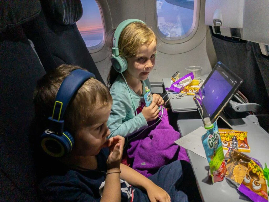 کودک در هواپیما